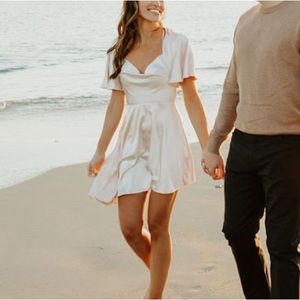 Selfie Leslie Sydney Angel Sleeve Dress